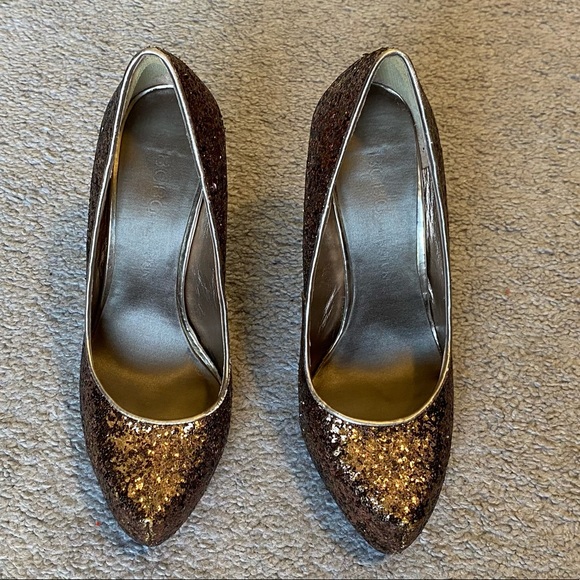 BCBGeneration Parade Bronze Pump - Picture 4 of 12